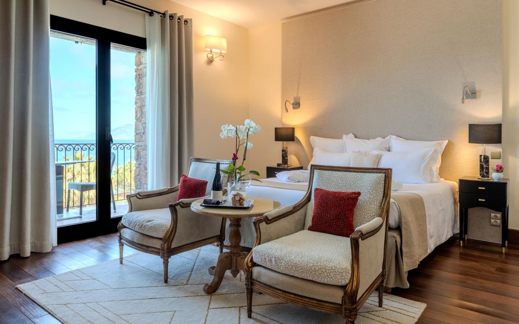 Junior Suite vue mer de l'hôtel de luxe 5 étoiles Demeure Loredana à Saint-Florent en Corse